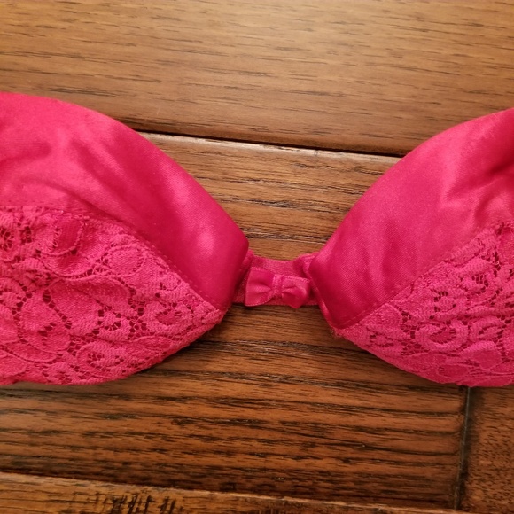Red Satin and Lace Maidenform Bra - Picture 2 of 6